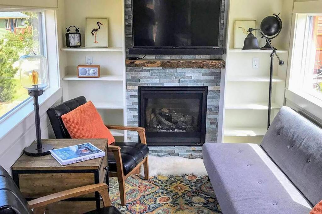 Azalea - Tiny Home Living In Style! Waldport Exterior photo