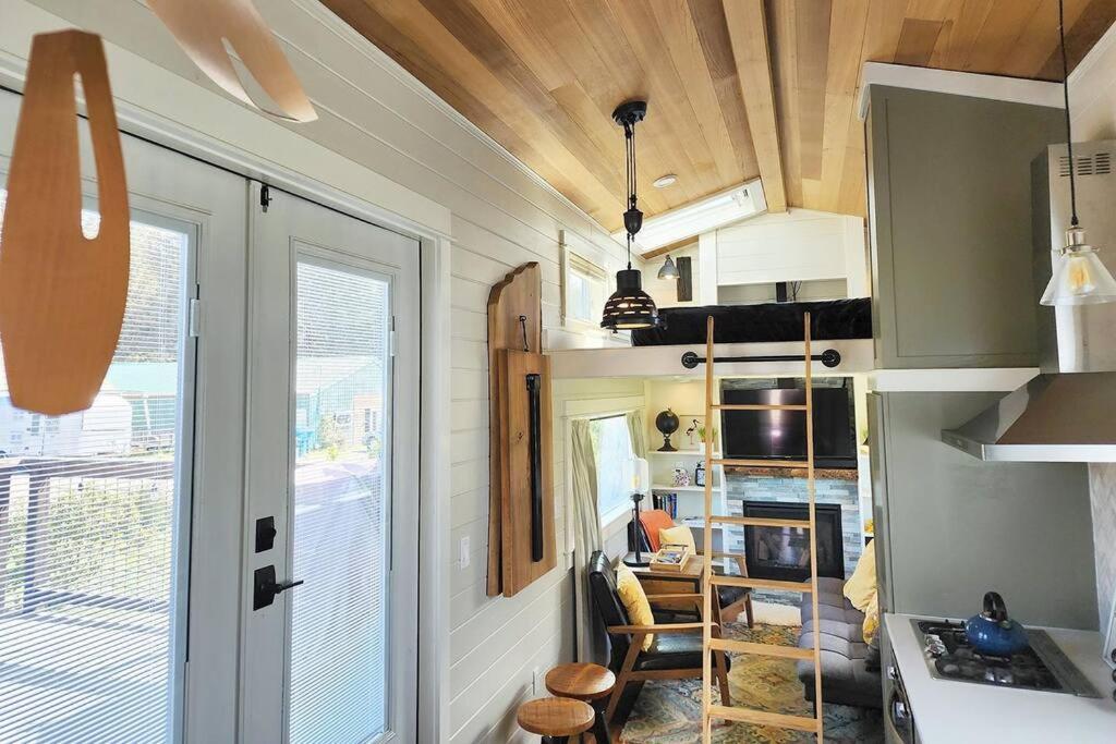 Azalea - Tiny Home Living In Style! Waldport Exterior photo