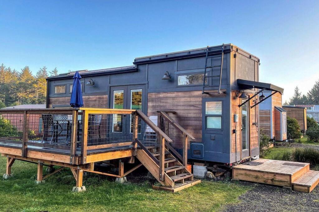 Azalea - Tiny Home Living In Style! Waldport Exterior photo