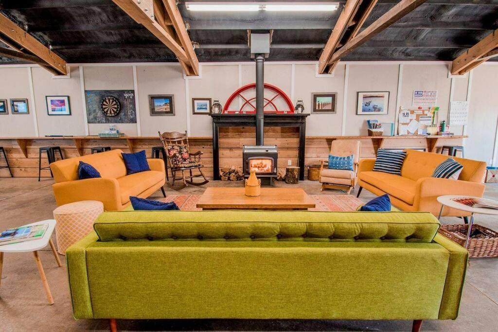 Azalea - Tiny Home Living In Style! Waldport Exterior photo