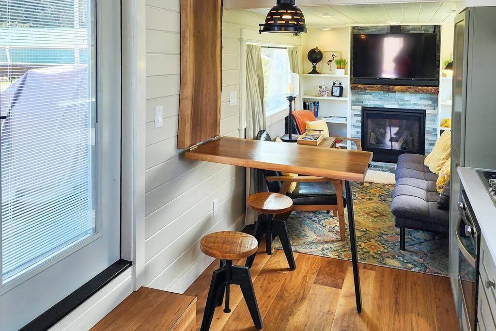 Azalea - Tiny Home Living In Style! Waldport Exterior photo